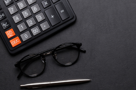 개인적인 빚을 갚는데 사용하기 위해 일하던 직장의 금액을 횡령에 대하여