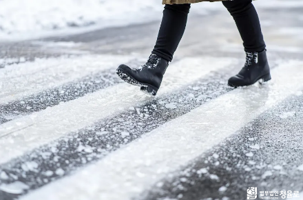 빙판길 낙상사고 법적 책임은 누구에게, 지금 바로 사고를 예방하는 한 걸음을 움직이길 바란다.